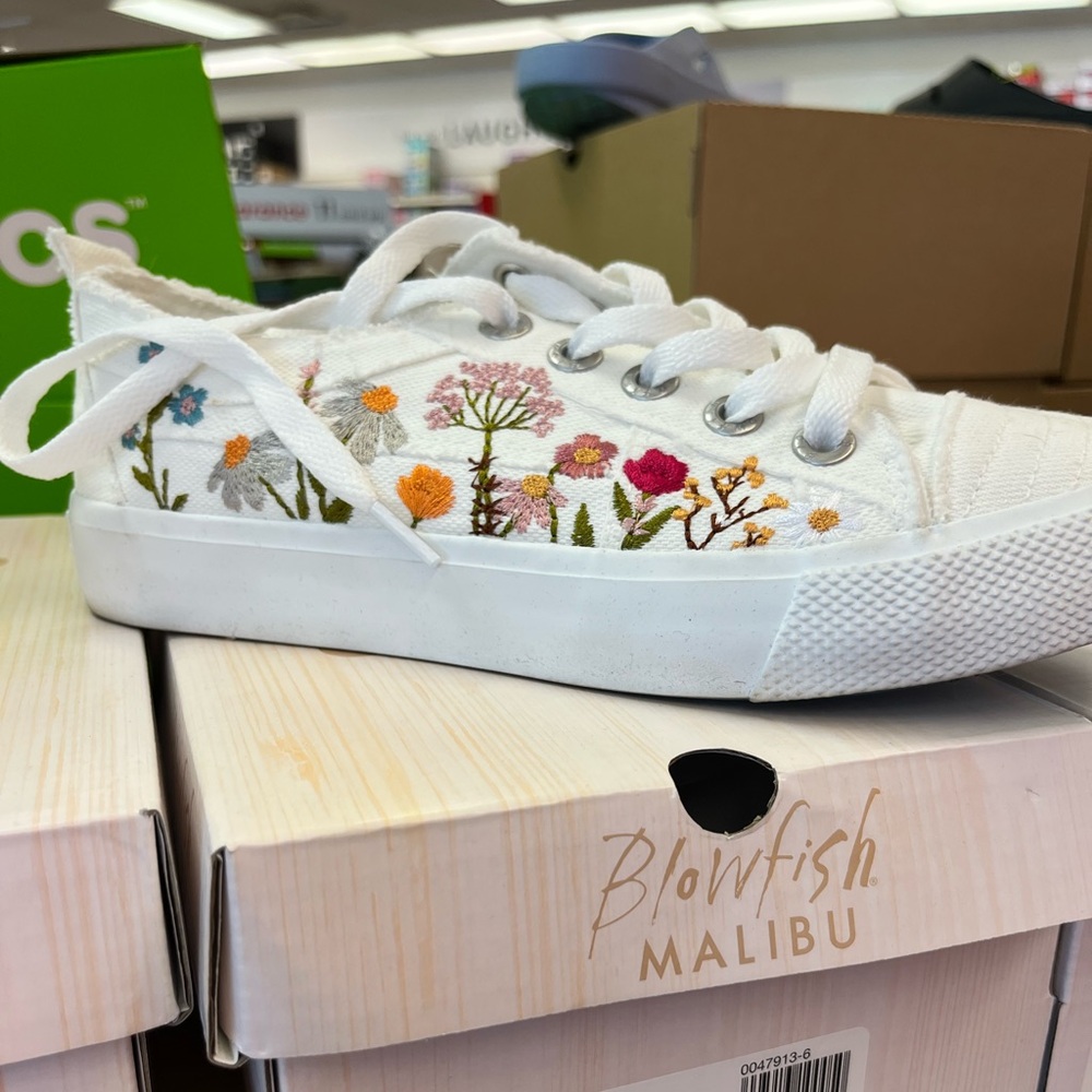 Blowfish Malibu Floral Embroidered Shoes
